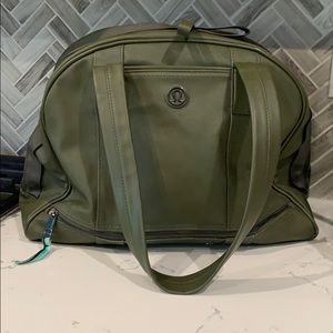 Over the shoulder lululemon bag